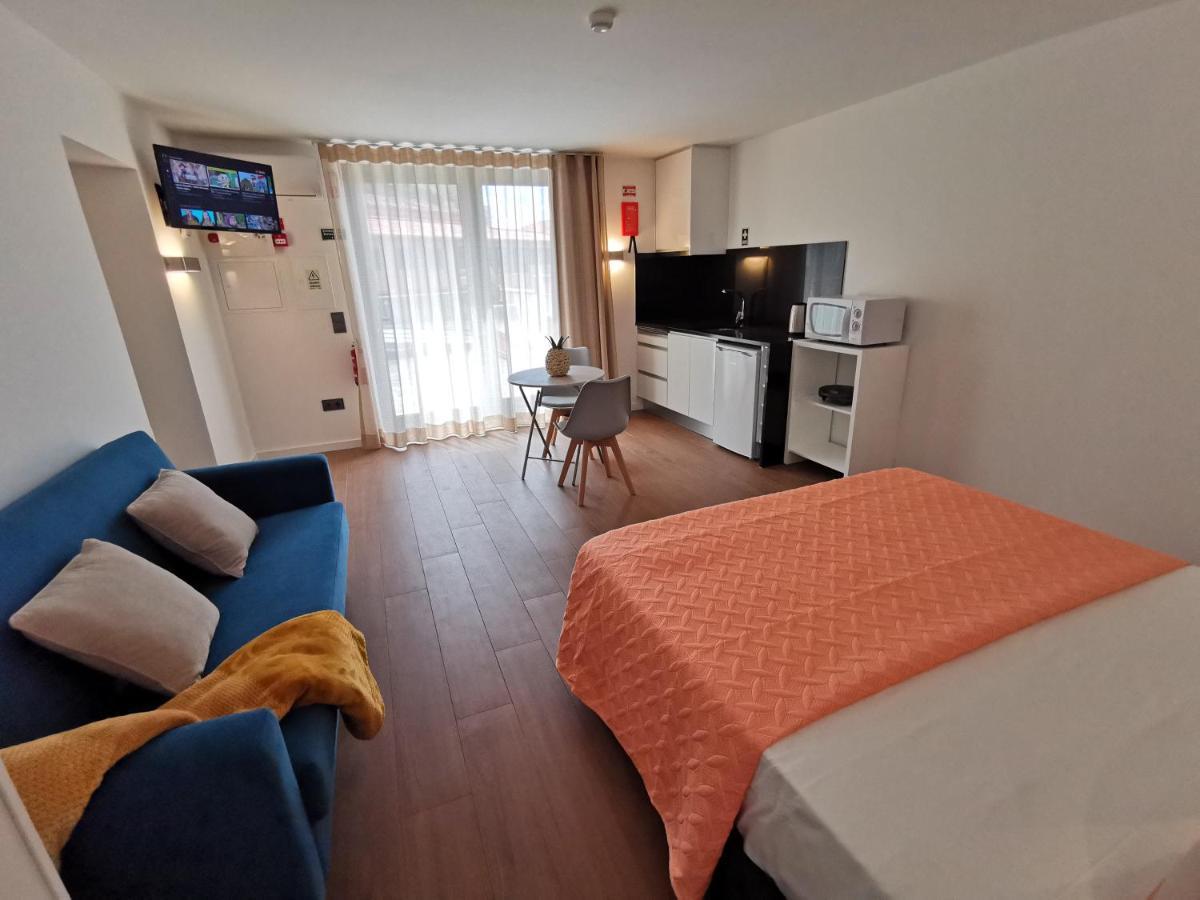Charming Studios In Calheta Beach - Villa Esmeralda Экстерьер фото